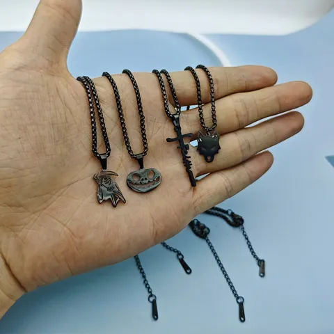 Collana con Ciondolo a Croce a Forma di Teschio di Zucca del Tristo Mietitore in Acciaio Inossidabile Gioielli di Halloween Punk Gotici Regalo Per Uomo Donna