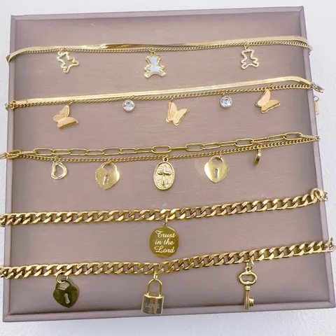Moda Bracciale Con Ciondoli Multistrato in Acciaio Inossidabile Placcato Oro Farfalla Lucchetto Chiave Orso Pendente Strass Gioielli Regalo per Donna Uomo