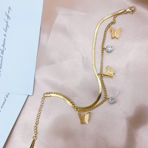 Moda Bracciale Con Ciondoli Multistrato in Acciaio Inossidabile Placcato Oro Farfalla Lucchetto Chiave Orso Pendente Strass Gioielli Regalo per Donna Uomo