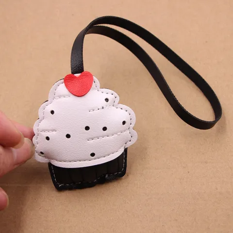Llavero de Pastel de Cuero Sintético Creativo Accesorio de Bolso Lindo Colgante con Forma de Helado Para Mochila Adorno Colgante Coche