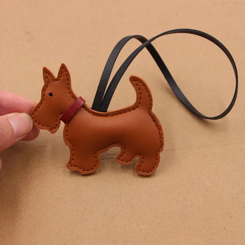 Scottish Terrier Adorno de Bolso Perro de Cuero PU Llavero Cachorro Colgante de Animal de Cuero para Bolsos Accesorios de Decoración Interior de Coche Regalo Mujer Hombre
