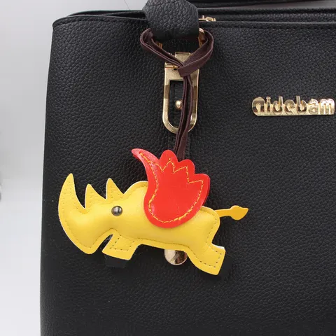 Flying Rhino Bag Charm Συνθετικό Δέρμα Φτερωτό 3D Ρινόκερος Μπρελόκ για Τσάντες Σακίδιο Πλάτης Γυναικείο Δώρο Προσωπικότητας