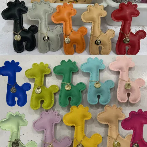 Süßer Cartoon PU Leder Tier Hund Giraffe Taschenanhänger Bedruckt Leder Schlüsselanhänger Charme Mit Metallkette Schleife Gurt Zubehör