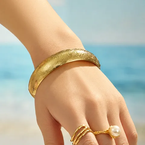 Light Luxury Palace Style Stainless Steel 18K Gold Plated Frosted Pattern Wide Bangle Bracelet For Women Vintage Retro Open Cuff Bangle Jewelry Gift
