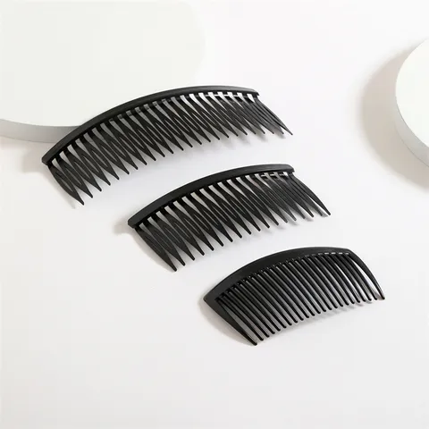 Peigne à Cheveux en Plastique Noir Minimaliste pour Femmes Outil de Coiffure Quotidien Peigne Incurvé Accessoires de Coiffure DIY
