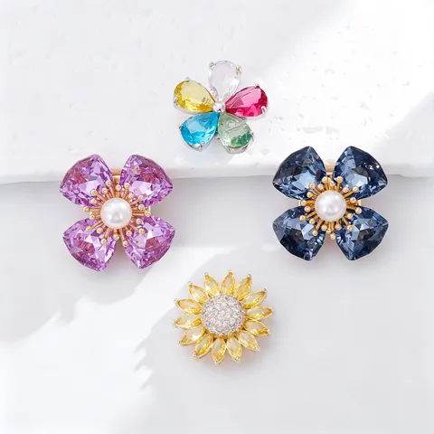 Elegante Koper Zirconia Bloem Brosche Magneetsluiting Vlinder Kunstparel Gesp Anti-Blootstelling Speld Kledingaccessoires
