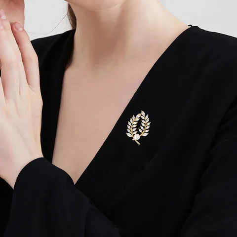 Luxury High-End Wheat Ear Brooch Alloy Zirconia Artificial Pearl Elegant Corsage Pin Women Suit Dress Apparel Jewelry Gift