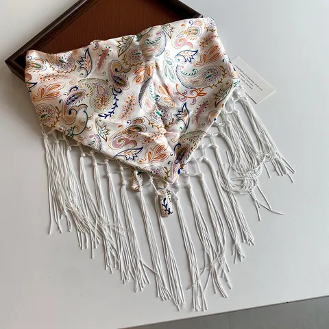 Boheems Etnisch Paisley Driehoekige Sjaal Kwastjes Tailleriem Satijn Polyester Sjaal Voor Vrouwen Vakantie Gelaagdheid Decoratieve Omslagdoek