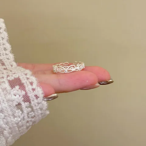 French Vintage Hollow Flower Adjustable Ring For Women Silver Plated Copper Rhinestone Bowknot Open Finger Ring Jewelry Gift