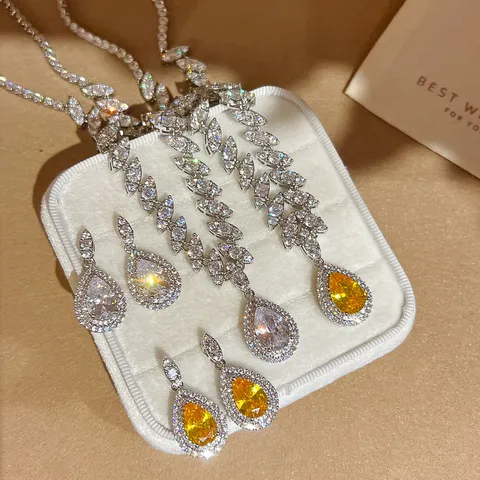 Elegant Copper Rhinestone Waterdrop Pendant Necklace Fashion Minimalist Neck Chain Fine Luxurious Drop Jewelry For Women Gift