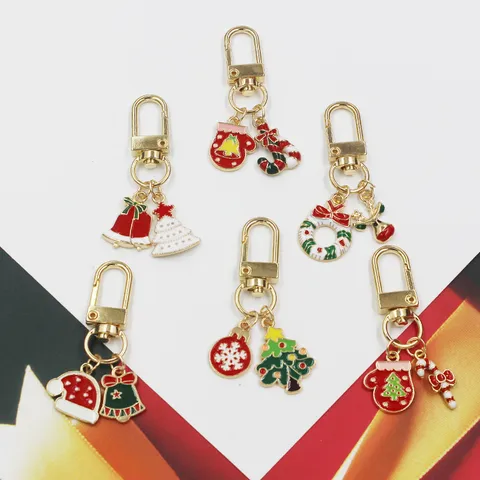 Christmas Series Alloy Enamel Keychain Cute Santa Tree Bell Snowflake Bag Charm Pendant For Women Kids Festive Holiday Accessory