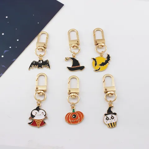 Halloween Alloy Keychain Enamel Pumpkin Witch Skeleton Bat Pendant For Airpods Bag Key Ring Accessory Halloween Gift