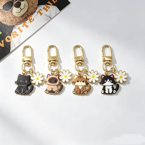 Cute Alloy Cat Keychain With Daisy Pendant Metal Cartoon Animal Bag Charm For Women Airpods U Disk Accessories