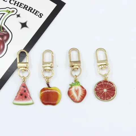 Pastoral Zinc Alloy Fruit Slice Keychain Watermelon Kiwi Strawberry Orange Apple Pendant For Bag Airpods Key Charm Decor