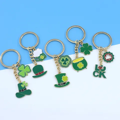 St Patrick's Day Keychain Lucky Four Leaf Clover Green Hat Beer Mug Zinc Alloy Enamel Bag Charm Irish Festival Gift Accessory