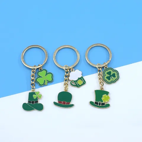 St Patrick's Day Keychain Lucky Four Leaf Clover Green Hat Beer Mug Zinc Alloy Enamel Bag Charm Irish Festival Gift Accessory