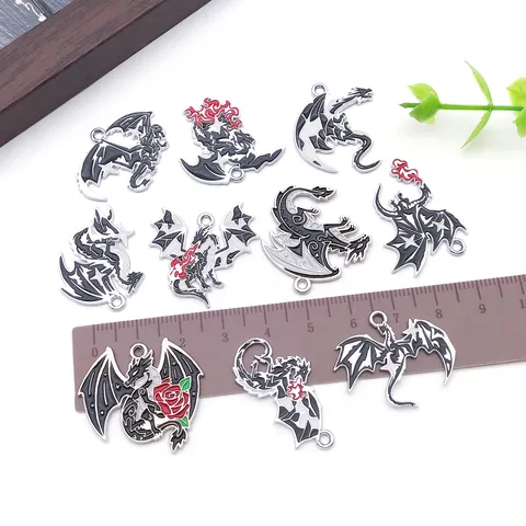 Breloques Dragon Volant Occidental Gothique en Alliage de Zinc Pendentif Goutte d'Huile Dark Punk Halloween Bijoux DIY Artisanat