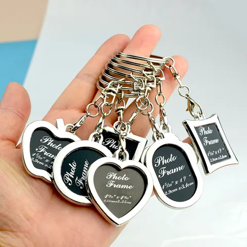 Metal Photo Frame Keychain Minimalist Zinc Alloy Heart Round Shape Key Chain Ring Car Bag Hanging Pendant Gift