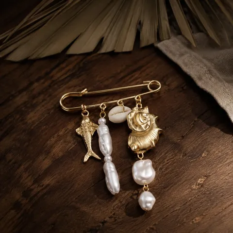 Broche en Alliage Doré Style Station Balnéaire Avec Pendentifs Étoile de Mer Coquillage Perle Artificielle Broche Épingle pour Femmes Bijoux