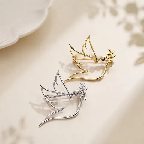 Minimalist Hollow Peace Dove Brooch For Women Men Gold Silver Plated Alloy Rhinestone Bird Pin Jewelry Suit Accessory
