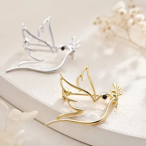Minimalist Hollow Peace Dove Brooch For Women Men Gold Silver Plated Alloy Rhinestone Bird Pin Jewelry Suit Accessory