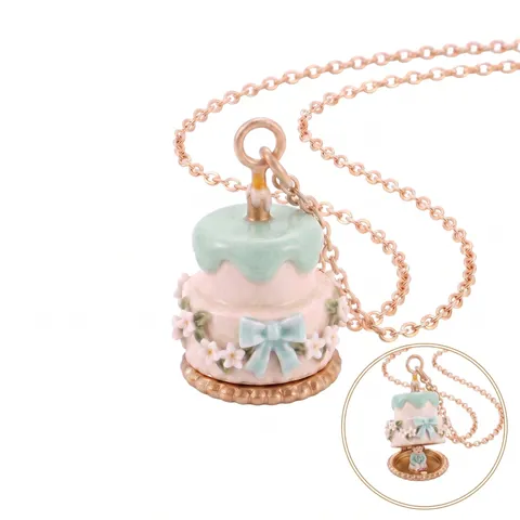 Collier Pendentif Médaillon Gâteau en Émail Créatif Ouvrable Fraise Nœud Bougie Anniversaire Noël Cadeau Bijoux pour Femmes