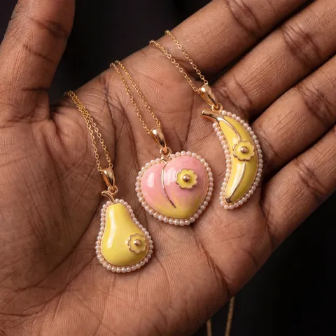 Copper Fruit Pendant Necklace With Artificial Pearl Enamel Openable Banana Peach Pear Shaped Rhinestone Fashion Jewelry For Women