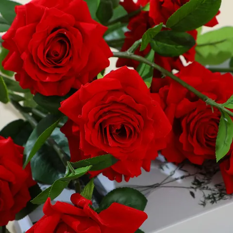 Artificial Velvet Rose Flower Bouquet For Wedding Party Home Decor Valentine Day Simulation Red Rose Floral Arrangement
