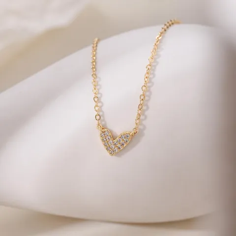 Collier Pendentif Coeur Fleur Géométrique en Cuivre et Strass pour Femmes Mode Plaqué Or Argent Élégante Chaîne de Clavicule Bijoux
