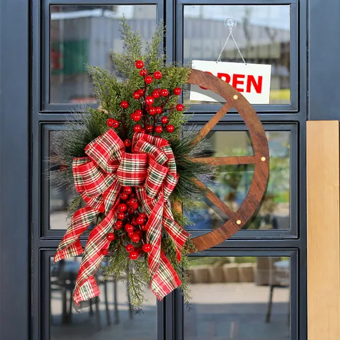 Kerstmis Wagenwiel Krans Met Dennennaalden Rode Bessen en Ruitjes Strik Houten Plastic Stof Schuim Krans Voor Buiten Tuin Voordeur Decoratie