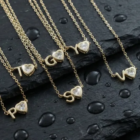Collana con Ciondolo a Cuore 26 Lettere Inglesi Personalizzata Moda Gioielli in Rame con Strass per Donna Collana con Ciondolo a Cuore Placcata Oro Gioielli Quotidiani