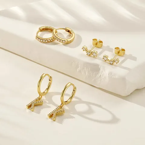 Euro-Americano Colore Oro Ventisei Lettera Iniziale Ciondolo Orecchini Set Personalizzato Strass Geometrico Orecchini Cerchio Bottone Set per Donna Gioielli