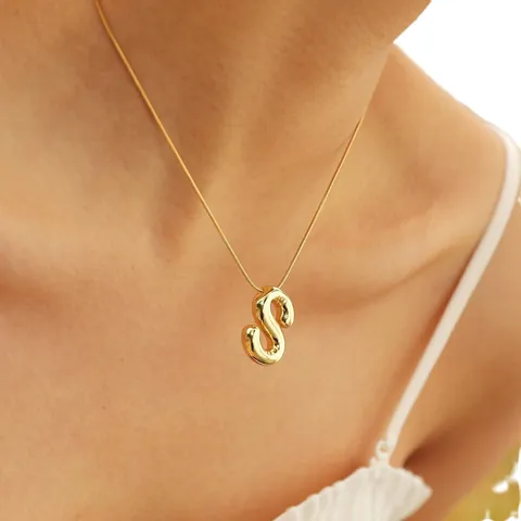 Collana con Iniziale a Strati Placcata in Oro 14K per Donna Collana con Ciondolo a Lettera Bolla Puffy Catena con Perline Gioielli Retrò Moda