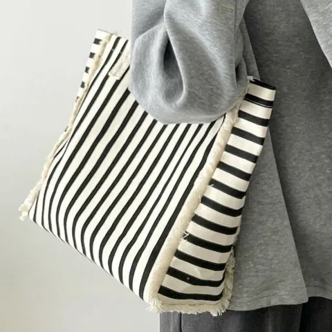 Grand Sac Fourre-Tout en Toile pour Femmes Motif à Rayures Bords Effilochés Sac à Épaule Décontracté Sac de Voyage
