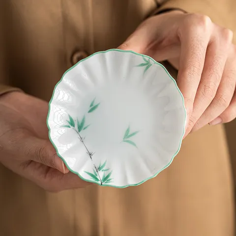 Chinese Classic Hand-Painted Ceramic Coaster Heat Insulation Waterproof Bamboo Pattern Scalloped Edge Tea Mat Table Decoration