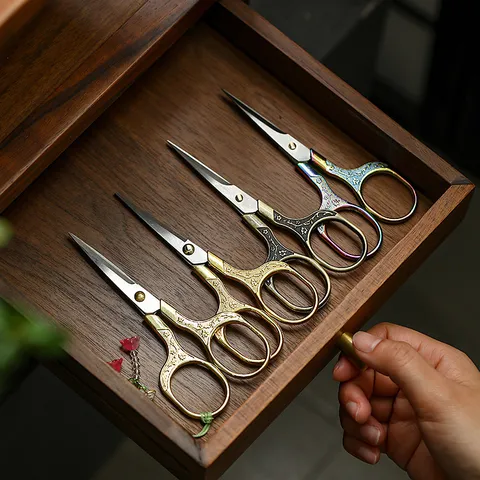 Vintage Chinese Plum Blossom Stainless Steel Tea Scissors Electroplated Titanium Multicolor Bronze Gold Kung Fu Tea Ceremony Accessories Tea Cutter For Home Daily Use