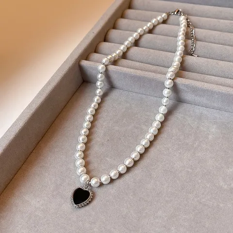 French Vintage Style Artificial Pearl Necklace Women Elegant Heart Pendant Collar Chain Fashion Jewelry Gift