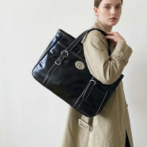 Damen Große Kapazität PU Leder Tote Bag Vintage Glänzende Schultertasche Mit Silber Drehverschluss Pendeln Arbeitstasche Für Damen