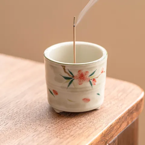 Bruciatore di Incenso Tripode in Ceramica Dipinto a Mano Fiore di Pesco Con Supporto in Ottone Decorazione Zen per Studio Sala da Tè