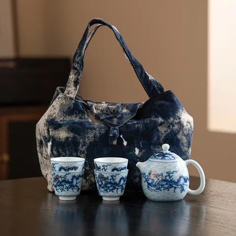 Chinese Blue And White Porcelain Dragon Pattern Kung Fu Tea Set High-end Ceramic Portable Travel Tea Set With Teapot Cups And Bag