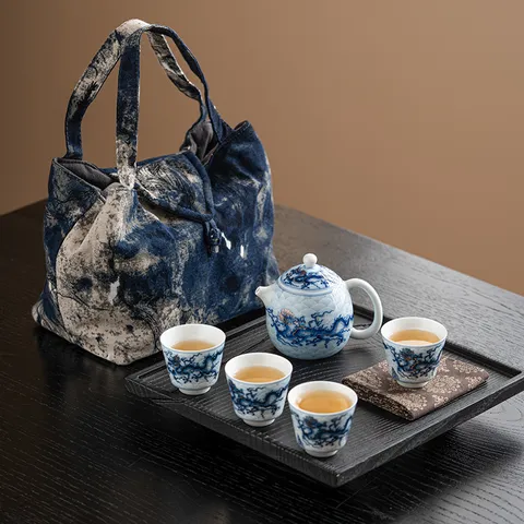 Chinese Blue And White Porcelain Dragon Pattern Kung Fu Tea Set High-end Ceramic Portable Travel Tea Set With Teapot Cups And Bag