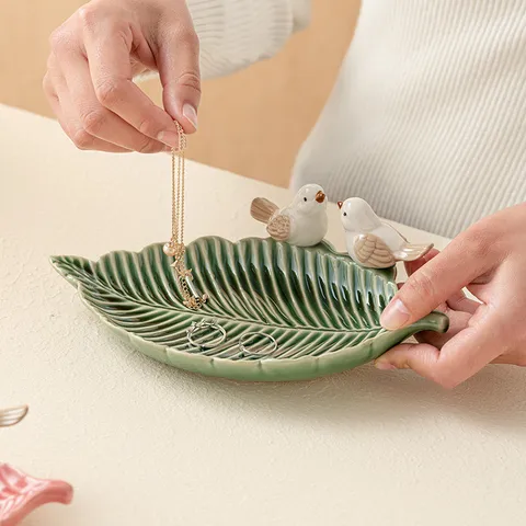 Ceramic Leaf Jewelry Dish With Bird Figurine Decorative Jewelry Tray For Rings Necklaces Earrings Nordic Style Home Decor