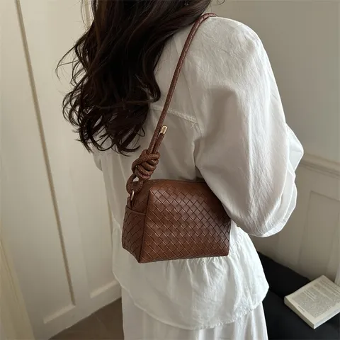 Womens Woven Leather Crossbody Bag Minimalist Stylish Shoulder Bag Casual Small Square Handbag With Knot Strap