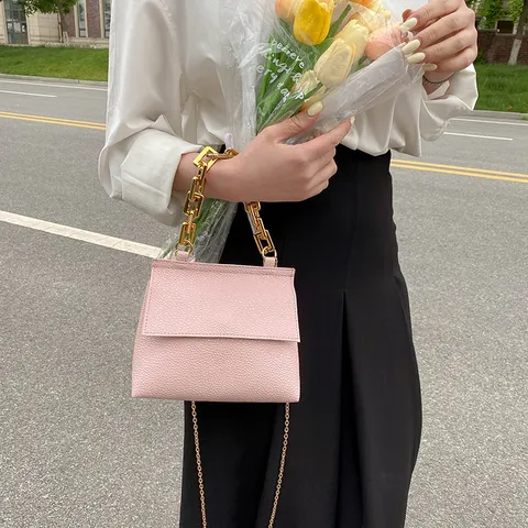 Damen PU Leder Umhängetasche Mit Goldener Grober Kettendekoration Litschi Muster Kleine Quadratische Handtasche Für Damen