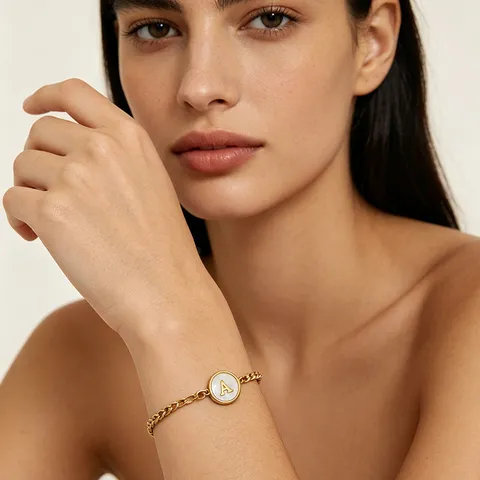 Figaro Kettenarmband Edelstahl Vergoldet Initial Buchstaben Runder Anhänger Muschel Emaille Schmuck Für Damen Minimalistisch