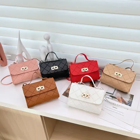 Damen Gesteppt Kleine Quadratische Tasche PU Leder Geprägt Umhängetasche Mit Metallschloss Elegant Städtisch Schulterhandtasche