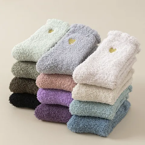 Γυναικείες Κάλτσες Σπιτιού Casual από Fleece Κοράλλι Παχιές Ζεστές Άνετες Λούτρινες Κάλτσες Δαπέδου με Κέντημα Καρδιάς Χειμερινές Κάλτσες Ύπνου