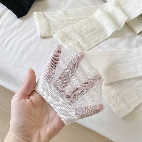 Chaussettes Mi-Mollet en Soie Douce pour Femmes Motif Cœur Respirant Maille Mince Chaussettes Longues pour Printemps Été Quotidien