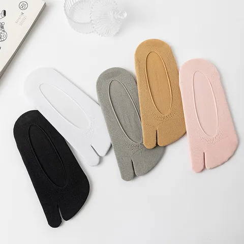Women Cotton Two Toe Invisible Socks Shallow Cut Silicone Anti Slip No Show Tabi Socks Summer Thin Split Toe Boat Socks