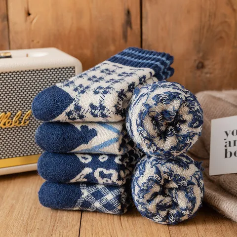 Verdickte Kaschmir Wolle Mischung Mittelhohe Socken Winter Warm Schlingenflor Retro Geometrisch Blumen Lässig Schlaf Socken Für Damen
